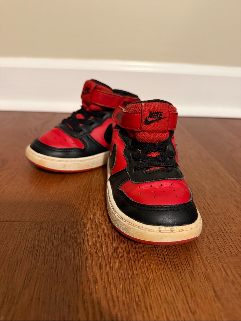 Nike Court Borough Mid 2 Toddler Sneakers Black Red CD7714-602 Size 7C